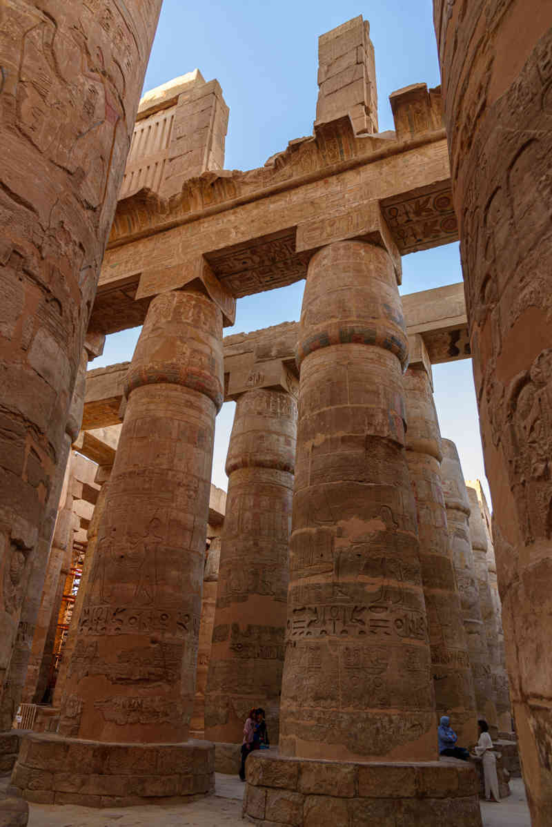 Egipto 049 - Luxor - Templo de Karnak - Sala Hipóstila.jpg